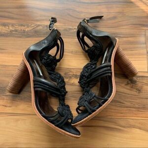 Cynthia Vincent twisted knots leather heeled sandals 9.5